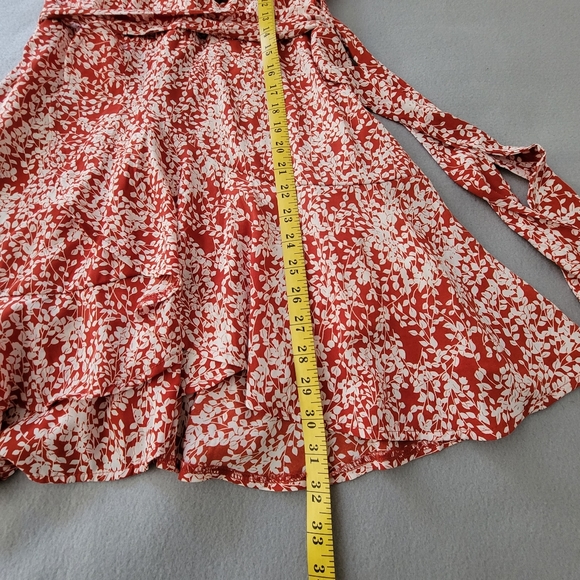 Hello Molly Just  Redwhiteprints Dress Tiered Wrap  Mini Floral Vneck size S - Picture 5 of 12